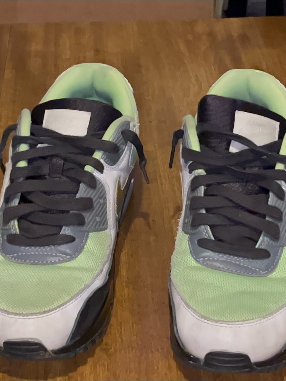 Nike Men’s Mint Green Air MaxWhite & Black Athletic Sneakers with Gold Swoosh